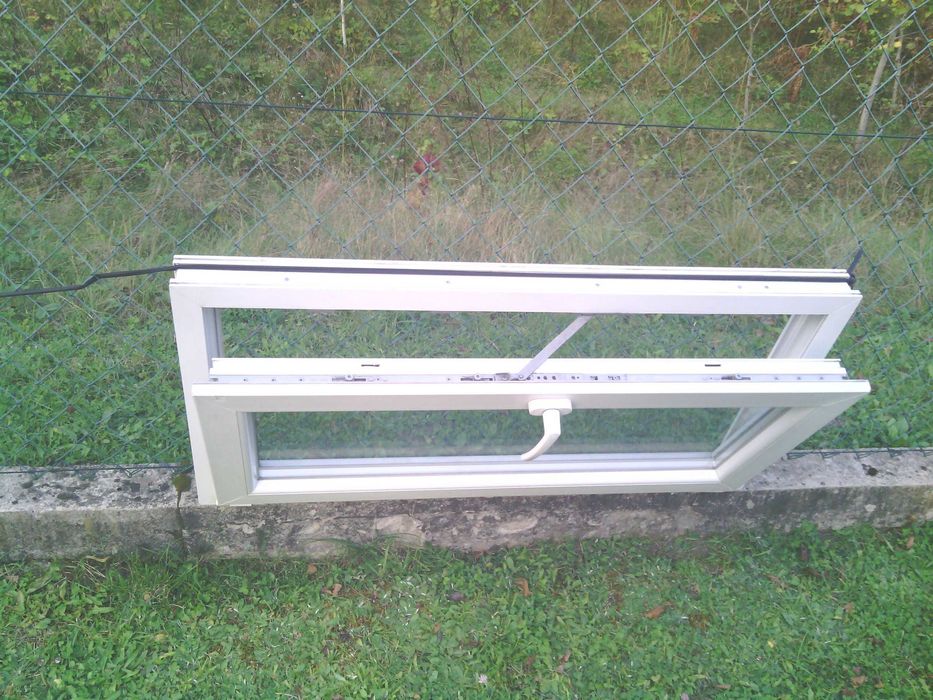 okno plastikowe białe 113 x 57