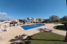 T2 com Terraço e Piscina