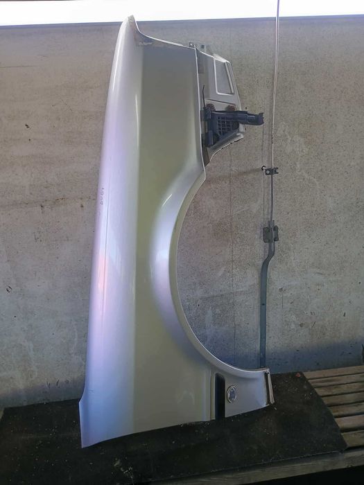 Błotnik Prawy Przód Prawy Przedni Audi 80 B4