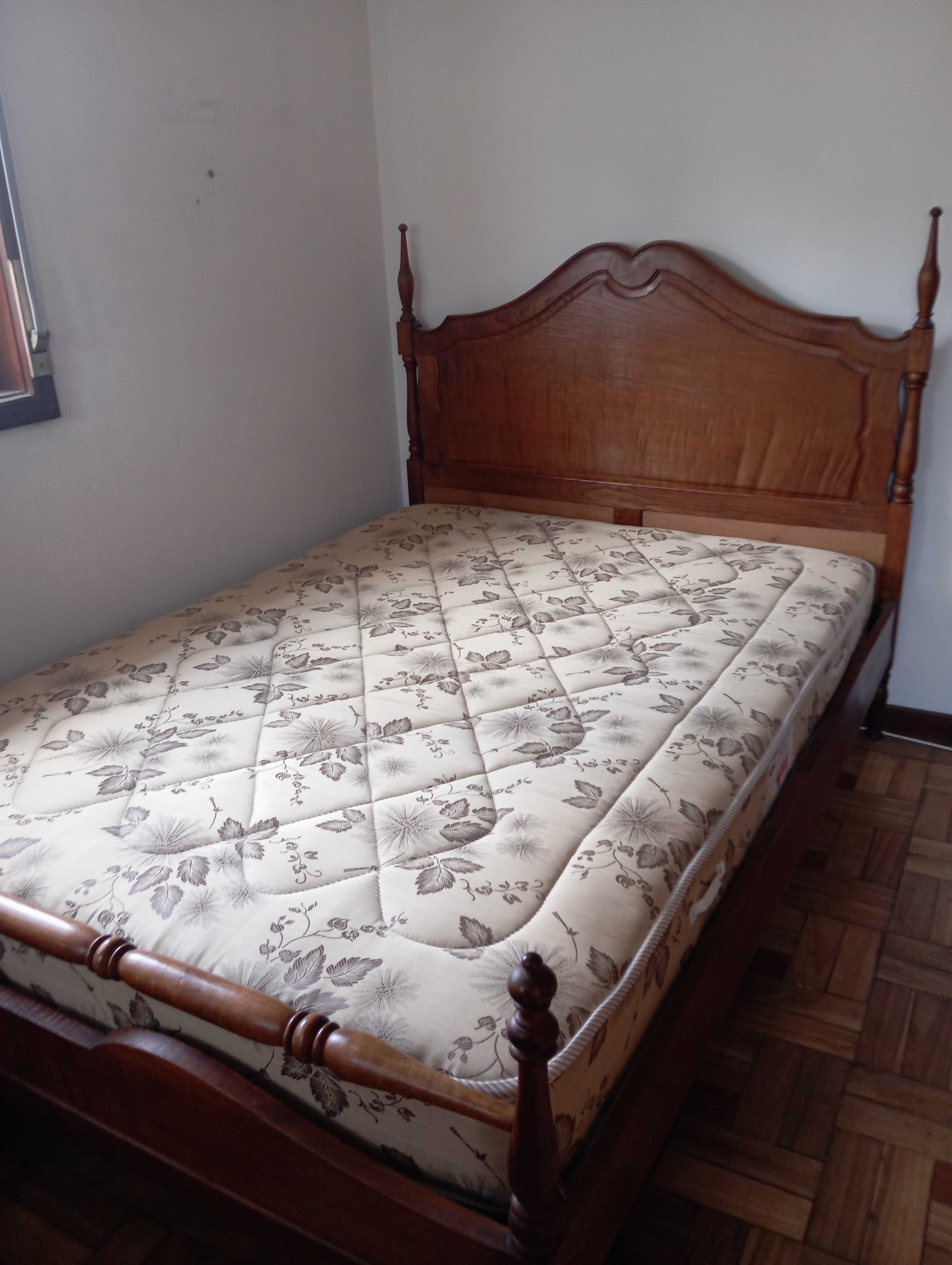 Cama de casal + colchão