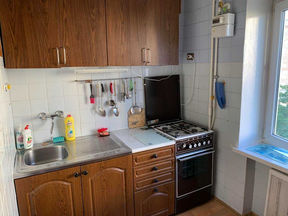 М.Палац Україна, м.Печерська-7-10 хв., Е.Коновальця. Квартира 3х кімн.