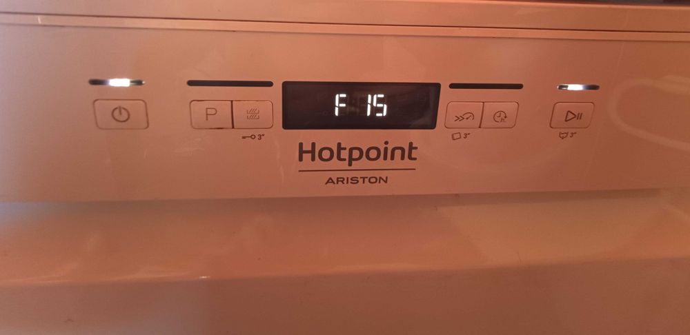 Maquina lavar loiça Hotpoint Ariston hfc3c26