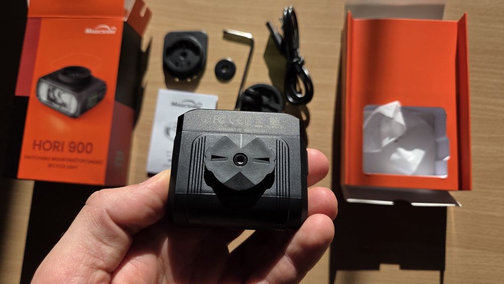 Lampka rowerowa Magicshine Hori 900