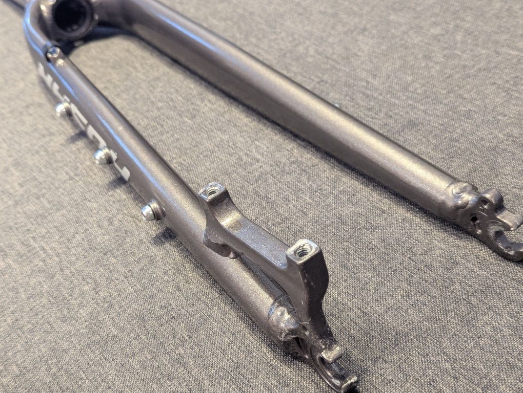 Widelec sztywny gravel, szosa, aluminium