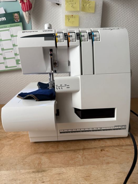 Maszyna do szycia Husqvarna Huskylock S15