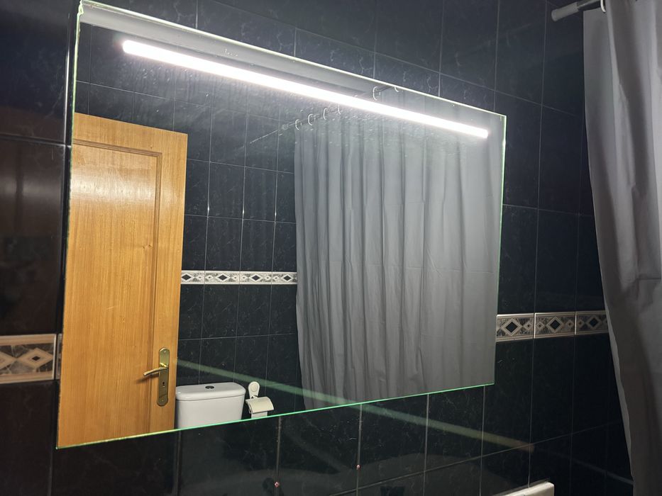 Espelho da casa de banho com led