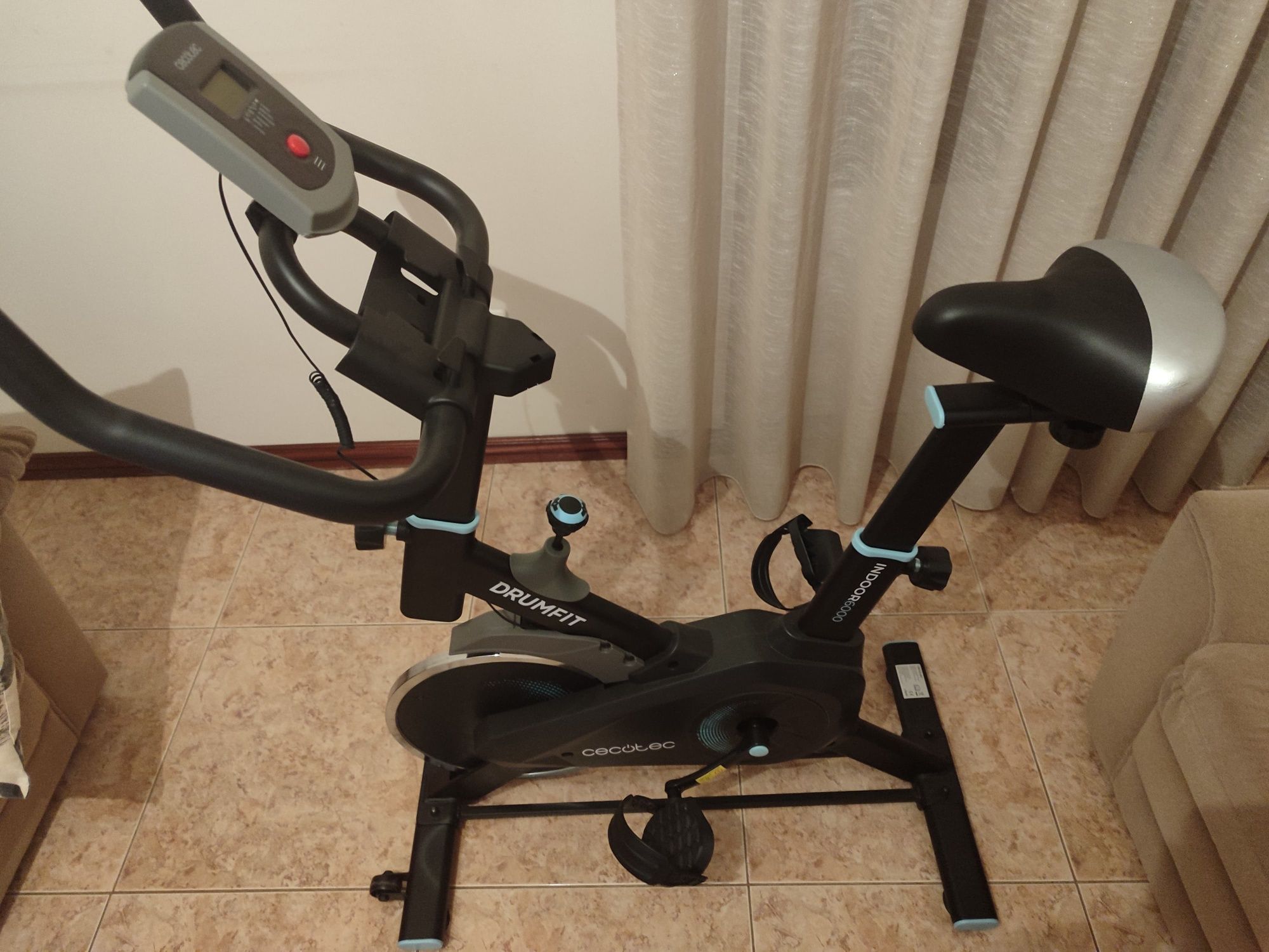 Bicicleta Estática CECOTEC Drumfit Indoor 6000 Compact (Vol.Inércia: 6