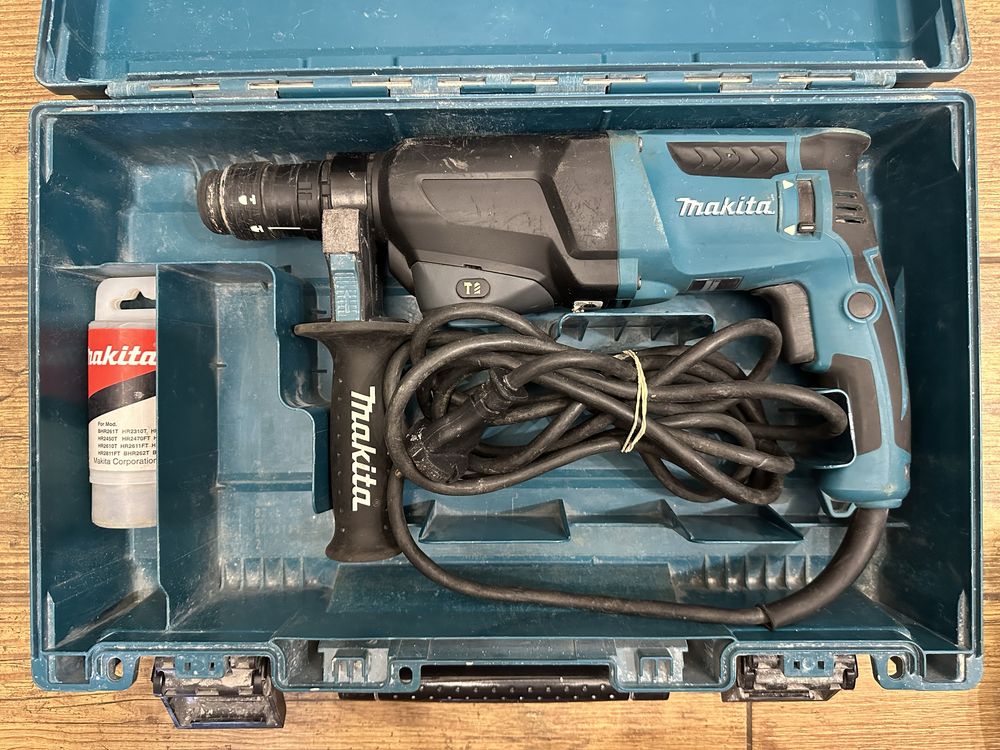 Młotowiertarka udarowa Makita HR2610T + walizka + głowica
