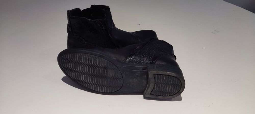 Botas de senhora em ótimo estado