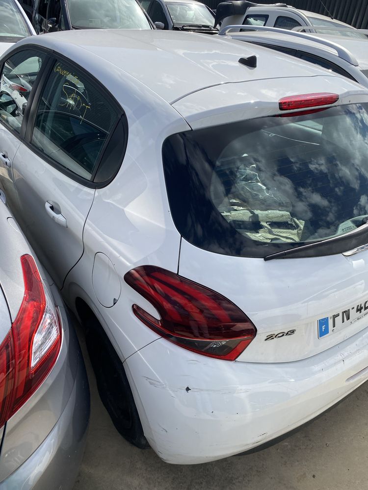 Peugeot  208 1.5 HDI para pecas