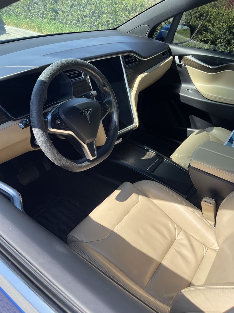 Продам авто TESLA MODEL X