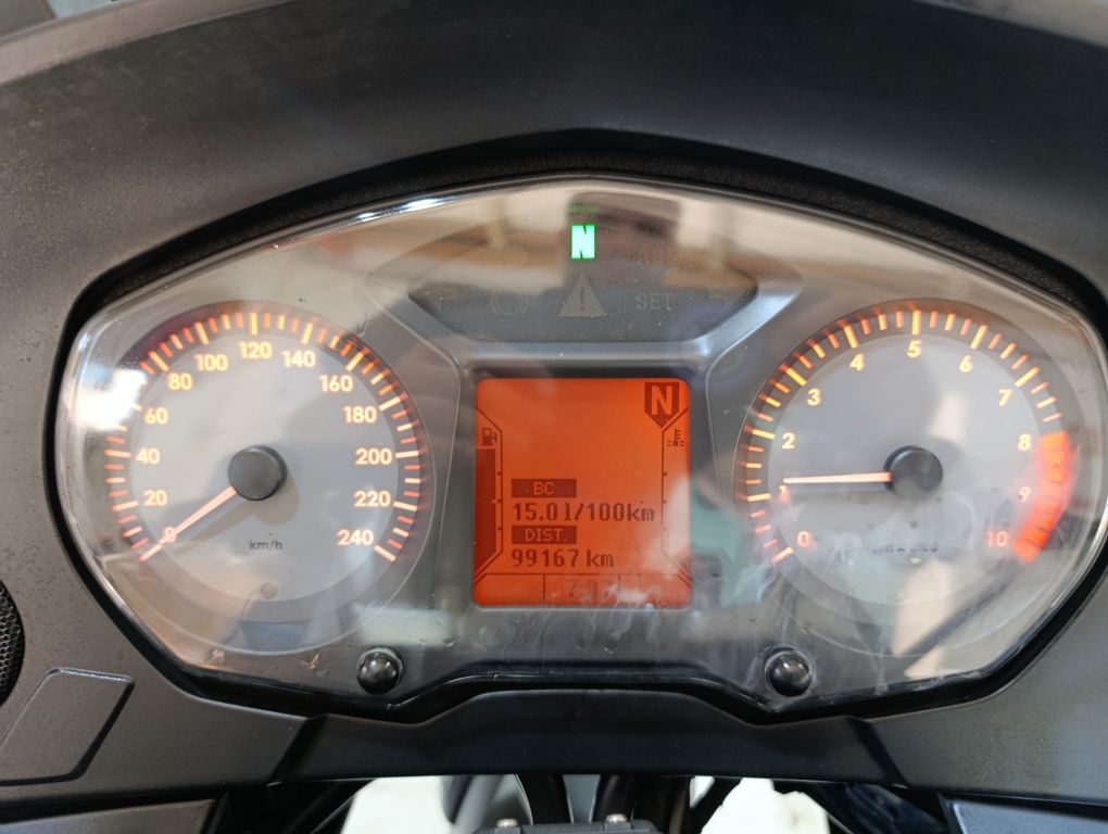BMW R1200RT com radio