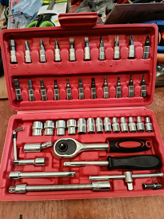 Набор инструментов.