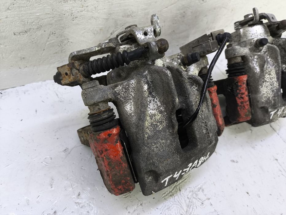 Задний суппорт супорт скоба volkswagen transporter T4 фольксваген т4