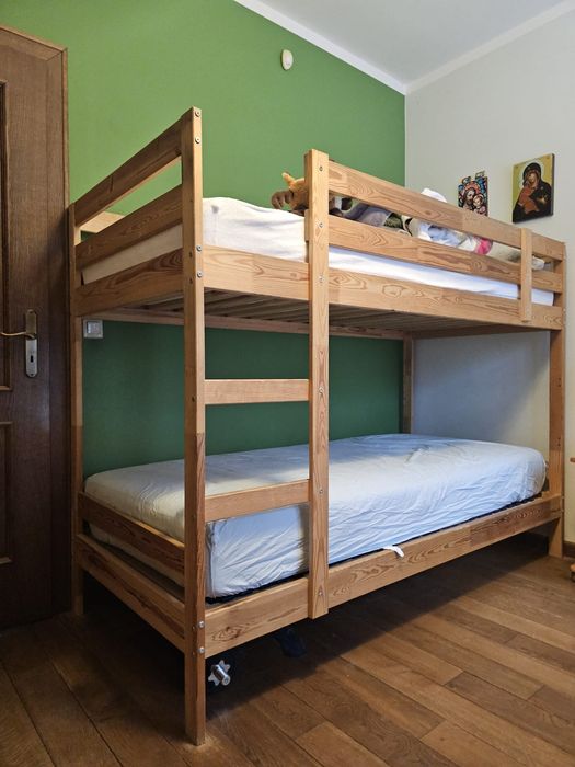 Łóżko piętrowe drewniane