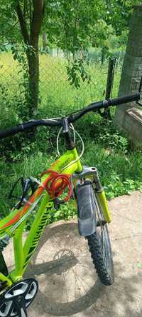 Велосипед + тримач для бутилки і вело замок