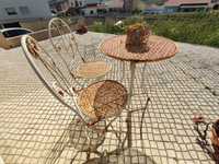 Conjunto mesa e cadeiras de ferro de jardim