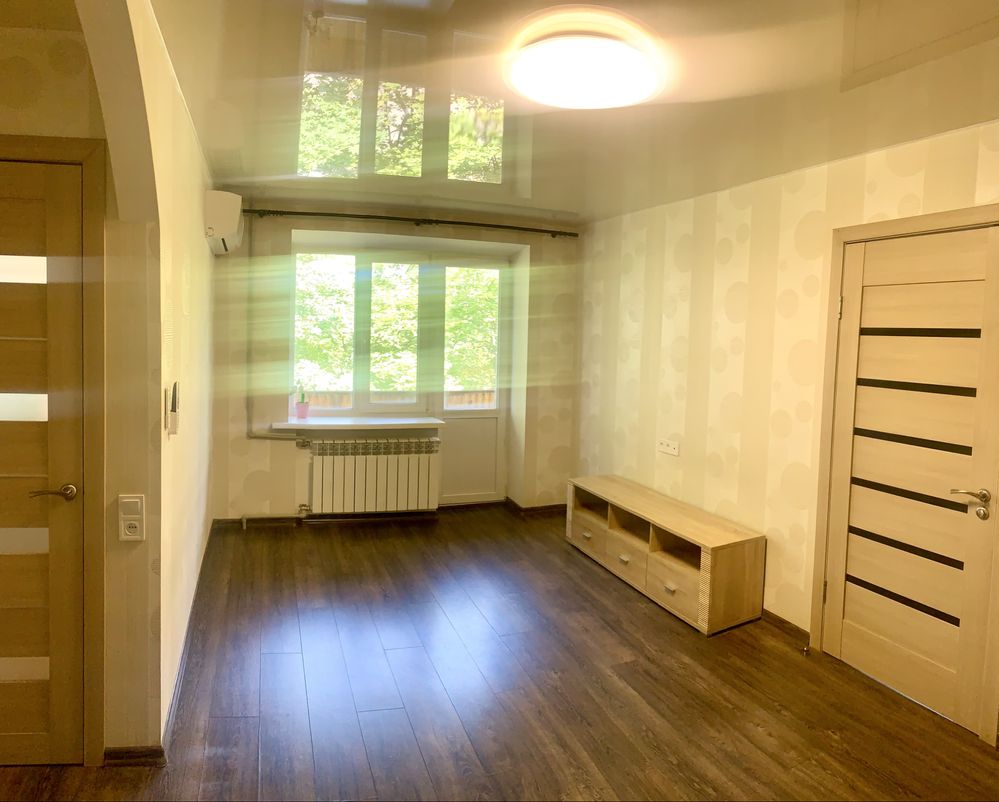 Продам 2 кім квартиру пр. Богдана Хмельницького