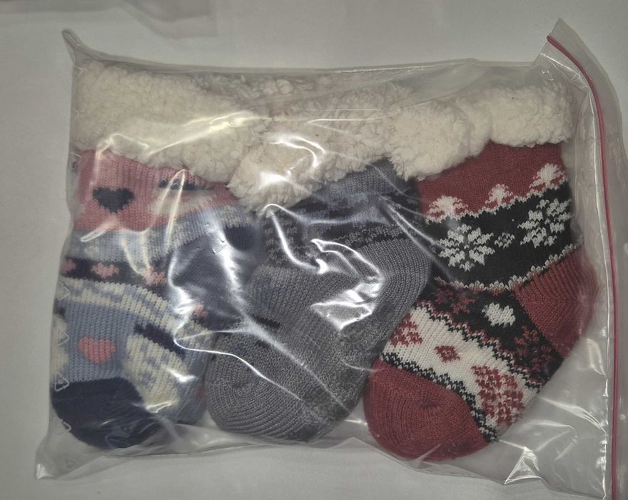 Skarpetki dziecięce z futerkiem 3 pary za 20zł.rozm.12-24 miesiace