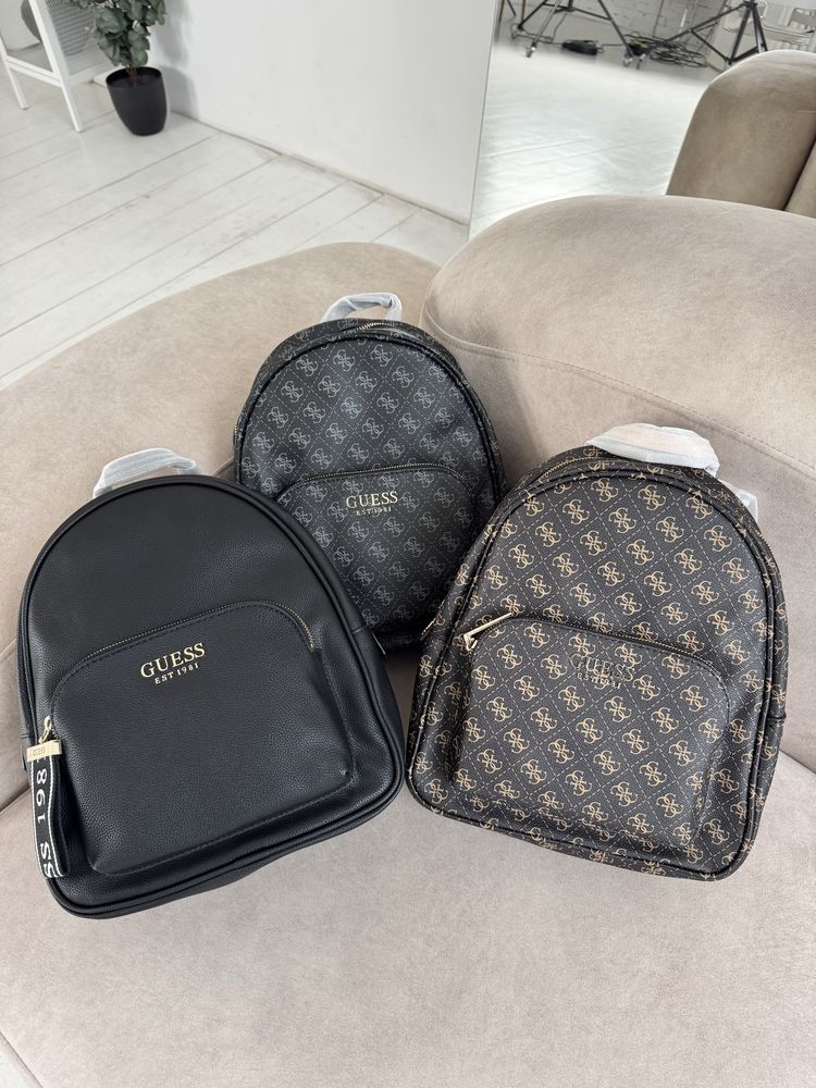 Класичний чорний рюкзак guess haidee