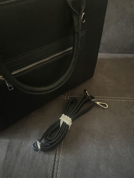 Чорна сумка велика шкіряна