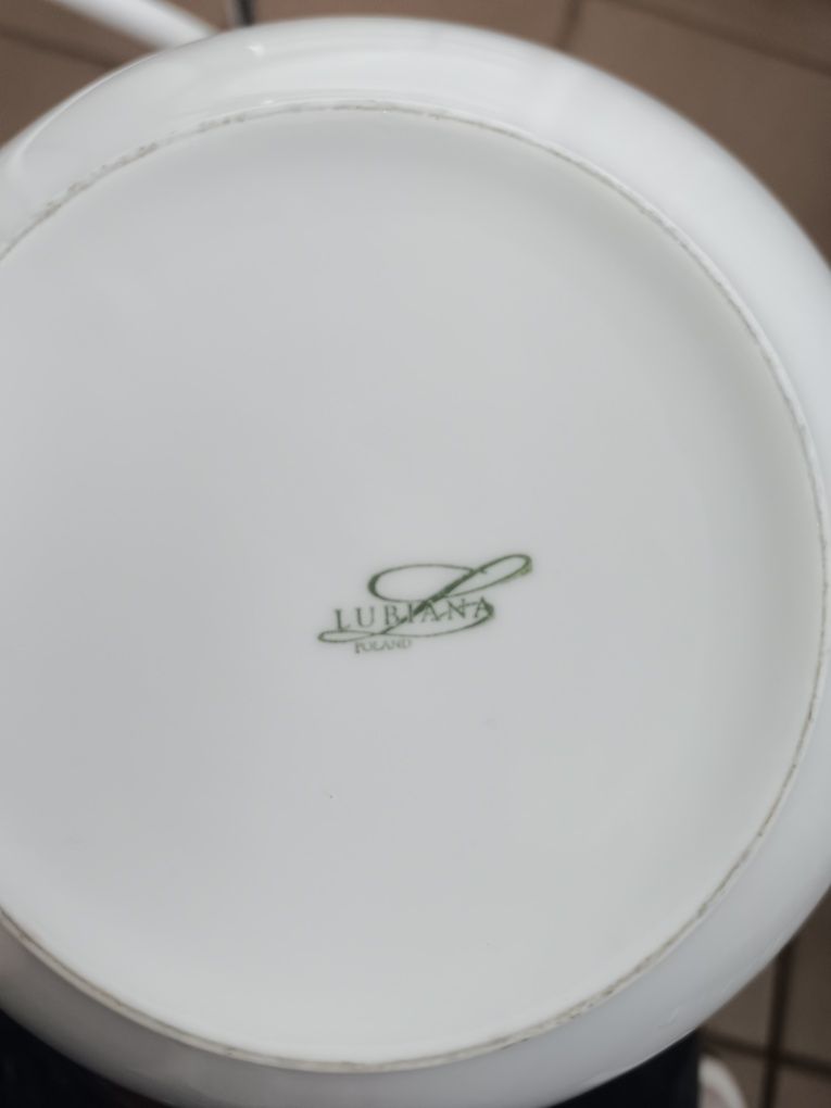 Wazy porcelanowe lubiana