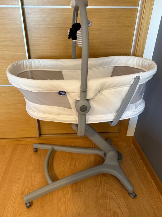 Berço Chicco Baby Hug 4 em 1 com colchão