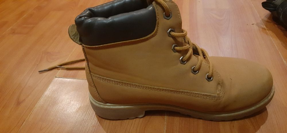 Ботинки кросовки бутси 37р брендові