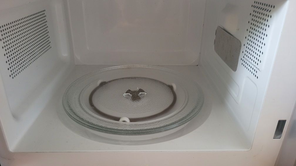 Kuchenka mikrofalowa WHIRLPOOL MWP 101 M 700W