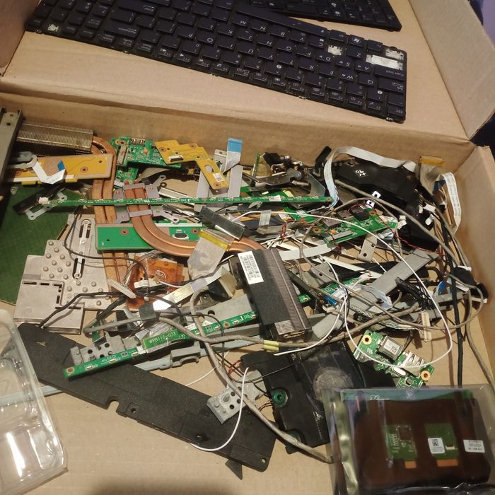 ASUS ROG g73 запчастини все за 1000