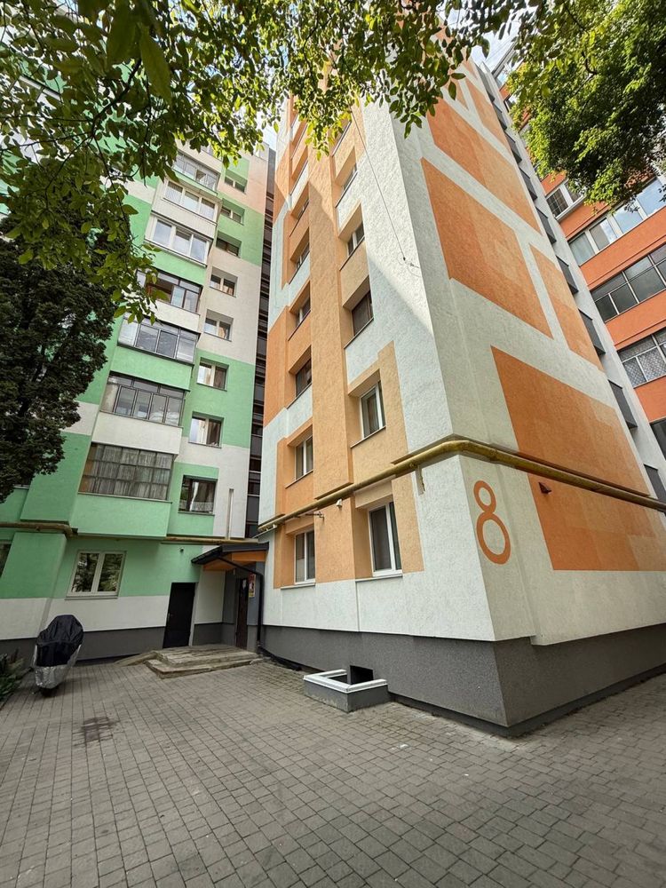 Продаж квартири з капітальним ремонтом Топольна Миколайчука