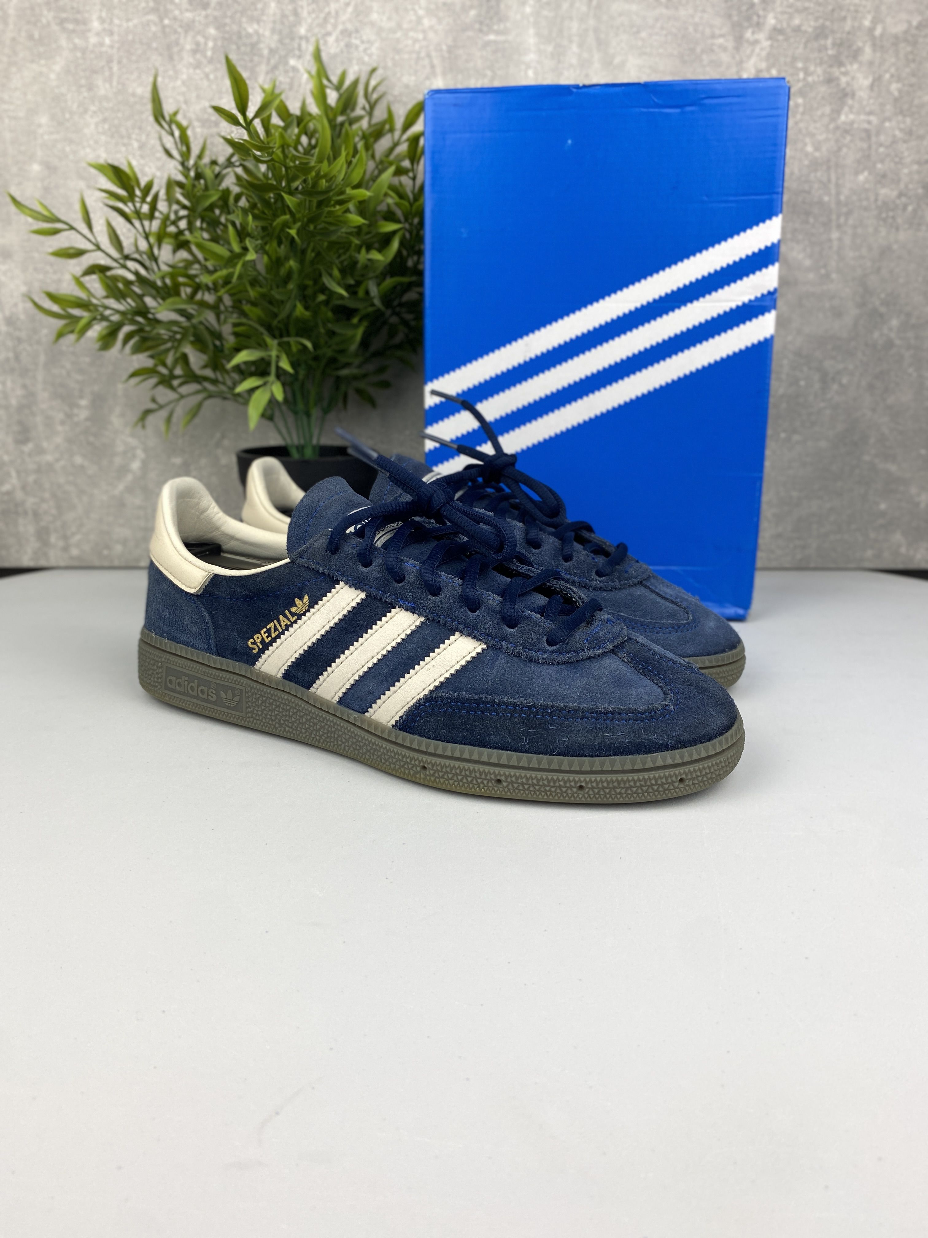 Adidas Handball Spezial r. 40 – sneakersy retro z zamszu