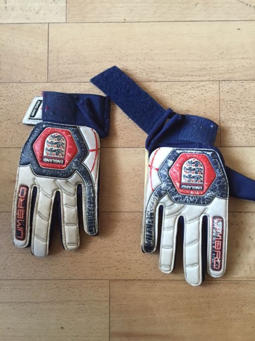 Детские перчатки вратаря UMBRO