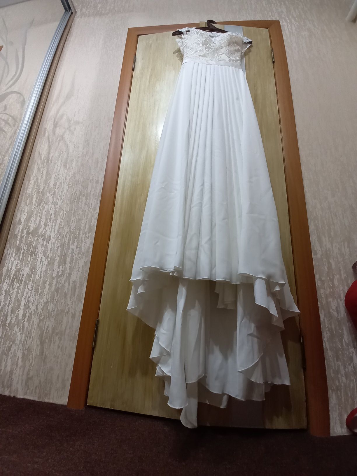 Сукня для весілля (айварі кольору)