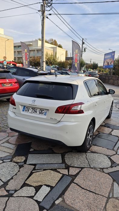 Andar moradia T2+1 com jardim e estacionamento privado