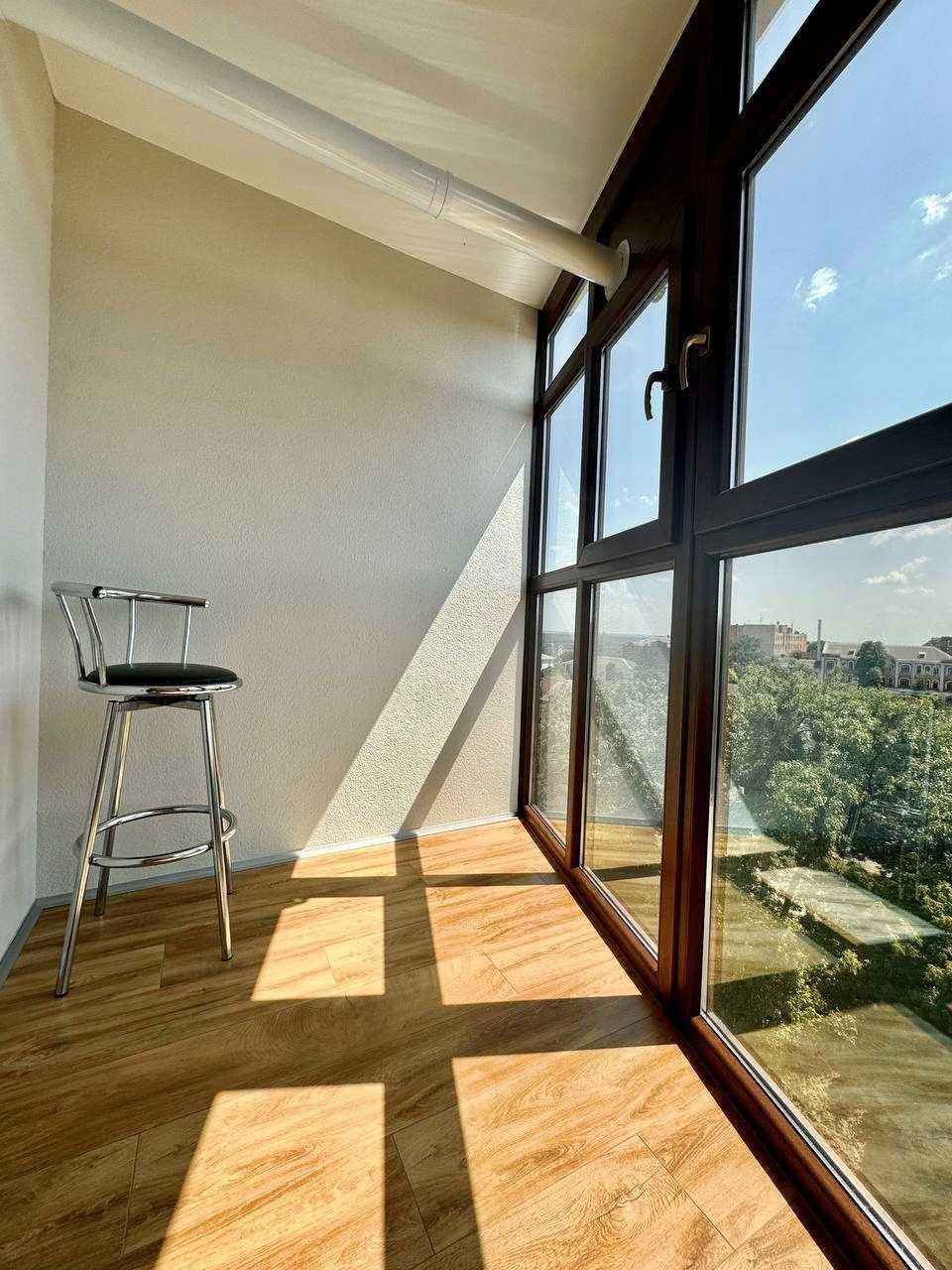 ApartPoltavaРозкішна 1-кімн ЦЕНТР міста, ТРОПІЧНИЙ душ.  КВЕДи 55.10