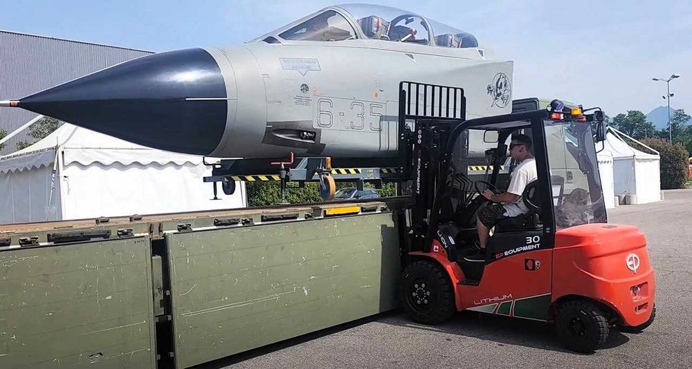 Новий електричний навантажувач EFL252 Li-Ion, 410Ah, 2.5т, 4,8м кабіна