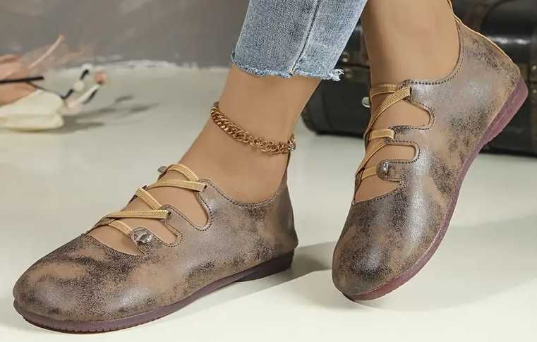 Brązowe buty na z gumką w zygzak r. 38 (24,2 cm)