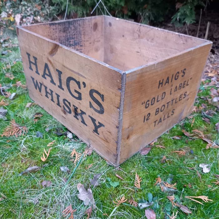 Oryginalna stara drewniana skrzynka JOHN HAIG'S WHISKY