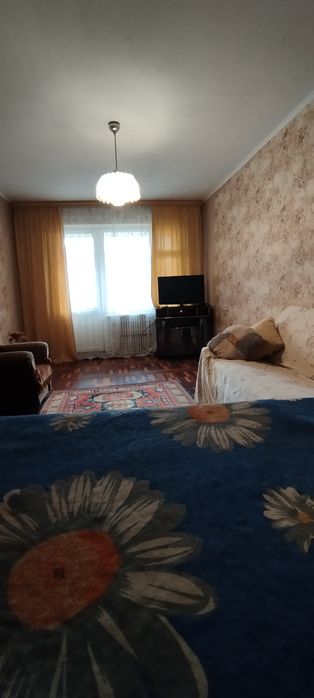 Здам 2 кім.кв.вул.Шкільна,меблі і техніка.