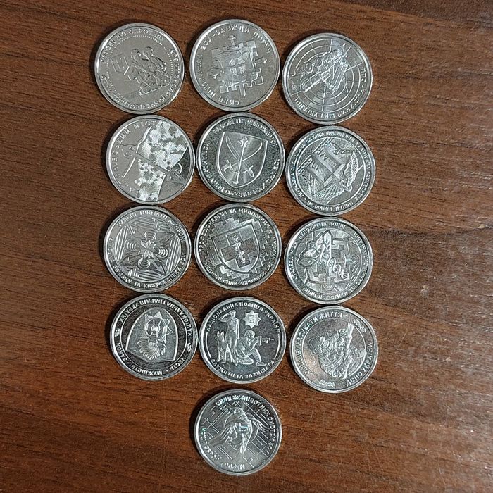 Пам'ятні колекційні монети України  та роли на 8 фото