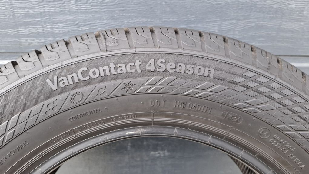 Continental 215/65 R16 C VanContact 4Season