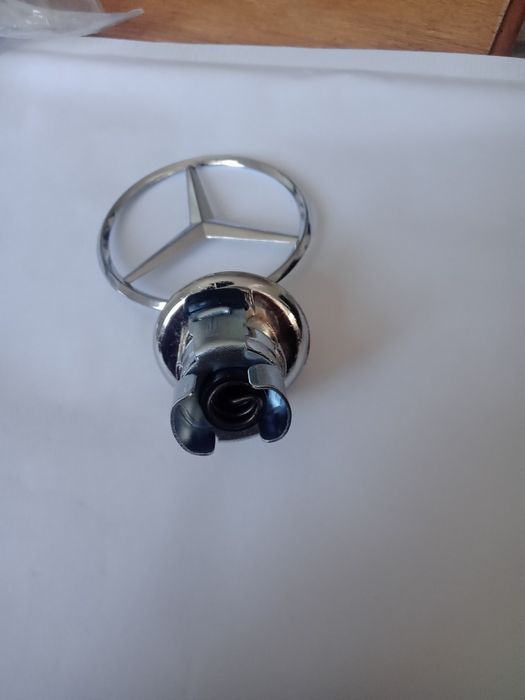 Emblemat logo celownik do Mercedesa modele E,C.S