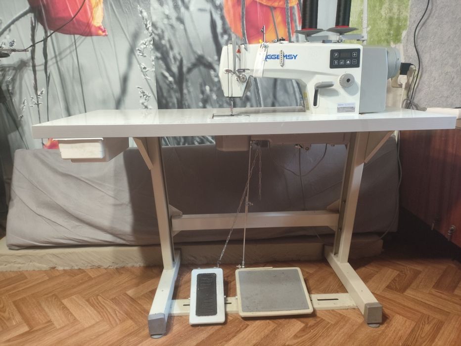 Продам швейную машинку Gemsy SG8802E-H