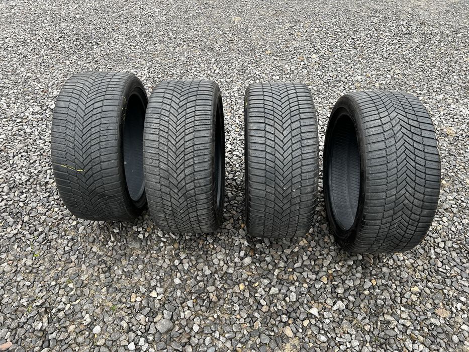 Opony zimowe Bridgestone 4 sztuki 245/40R18