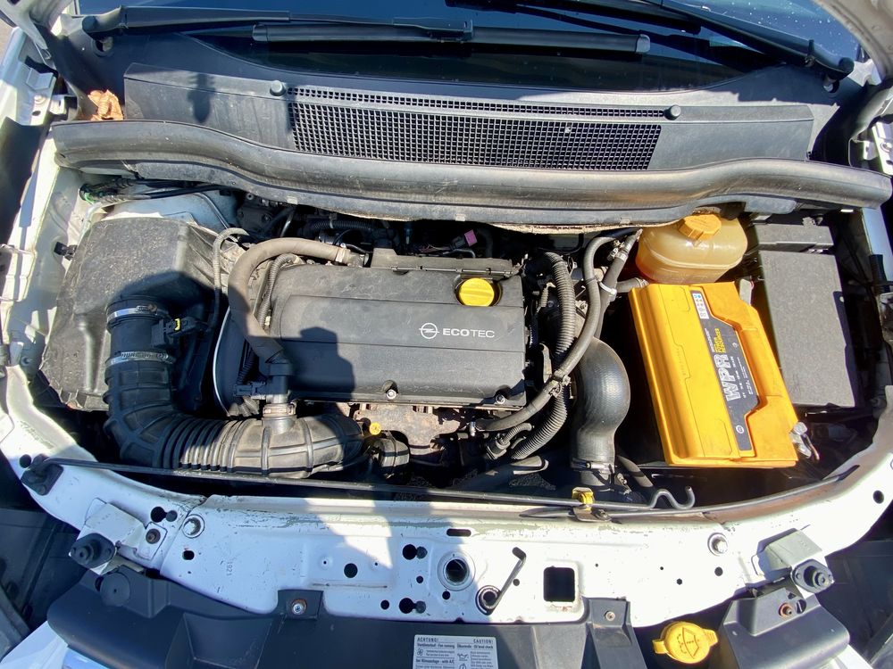 Продам автомобіль opel zafira 2011 1.6 CNG