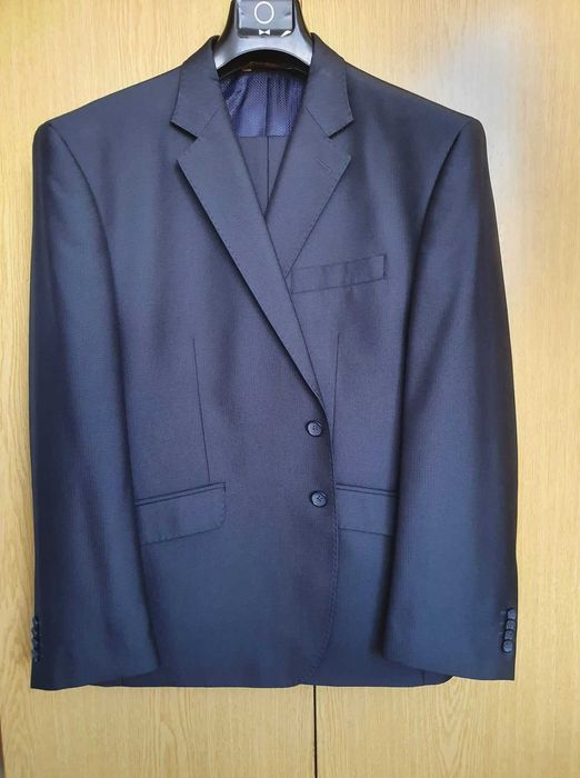 Костюми Corneliani, Battistoni