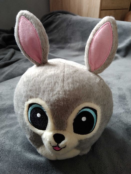 Zając. Maskotka. Pluszak.