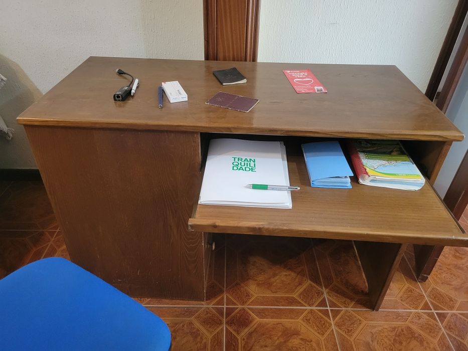 Secretária em madeira