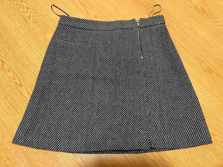 Тепла юбка на дівчину.